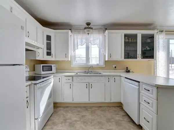 4 Bedroom Bungalow for Sale Quebec South Shore
