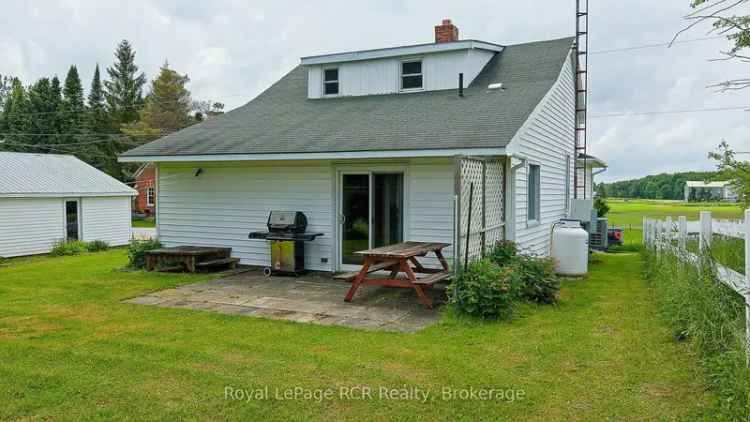 House For Sale in 156389, 7th Line, Grey Highlands, Ontario