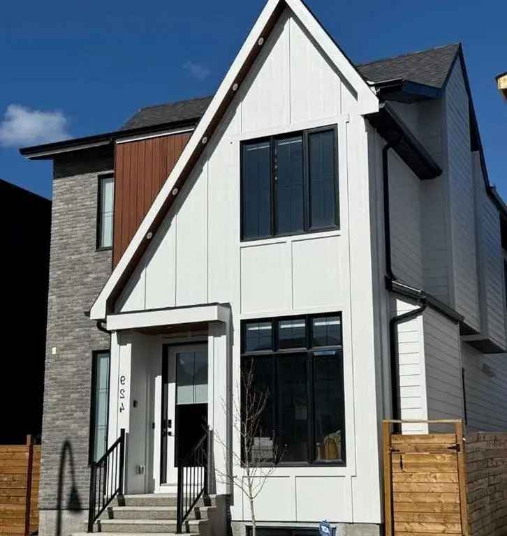 House For Sale in Calgary, Alberta