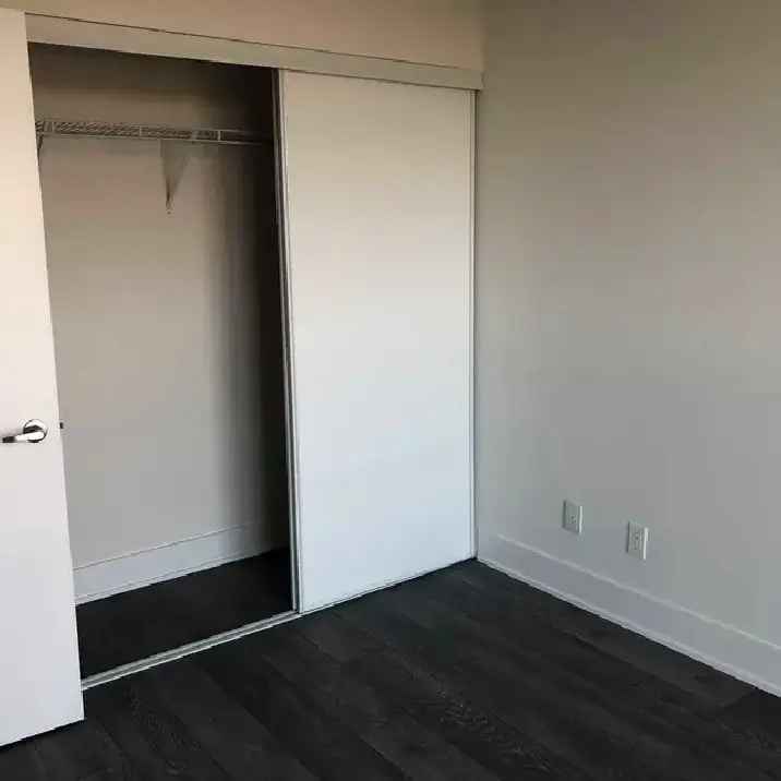 North York Condo Unit 1Bed 1Den