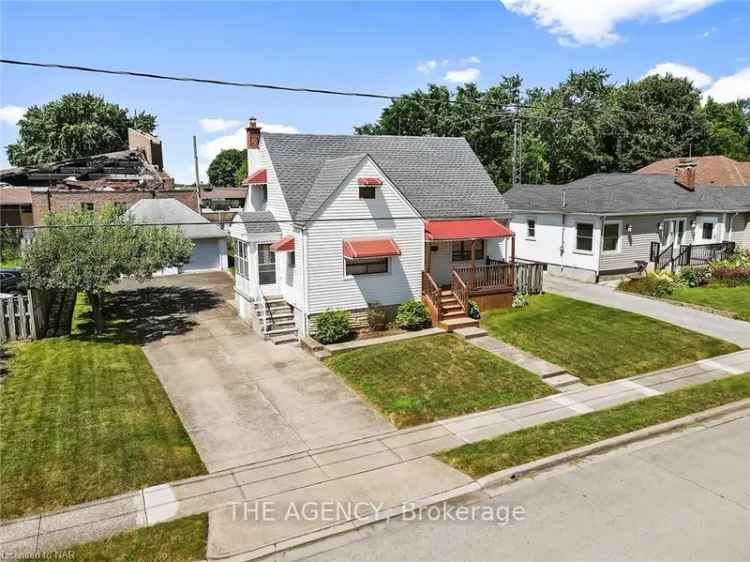 Welland Family Home 3 Bedroom 2 Kitchen Detached Garage