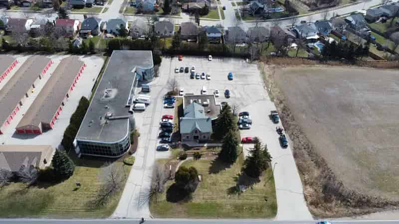 Lease Turnkey Office Space in North-west Guelph with Ample Parking