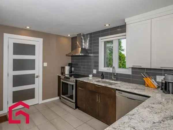 Bungalow for Sale with Stunning River Views