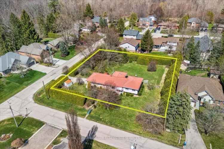 Spacious 4-Level Side Split in Waterdown - Large Lot, Family Home