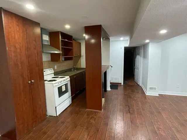 Cozy 1 Bedroom Basement Apartment Near Schools and Amenities