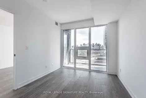 1 room apartment of 2530 m² in Toronto