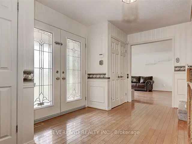 House For Sale in Richmond Hill, Ontario