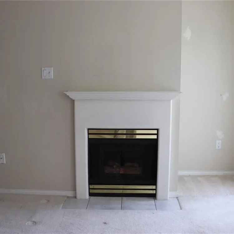 2 Bed 2 Bath Apartment near Beach - Court Ordered Sale