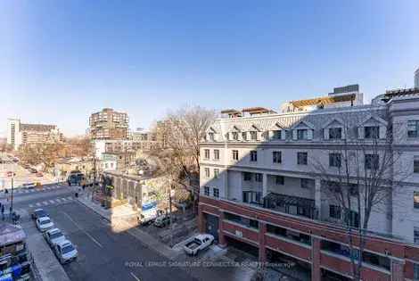 2 Room 2530 m² Toronto Condo near Queen West