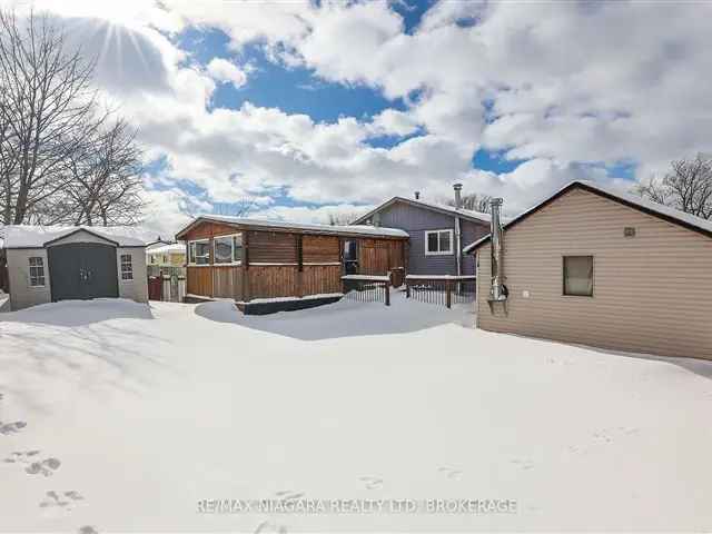 Valley Park 2+2 Bedroom Raised Bungalow - Updated & Move-In Ready