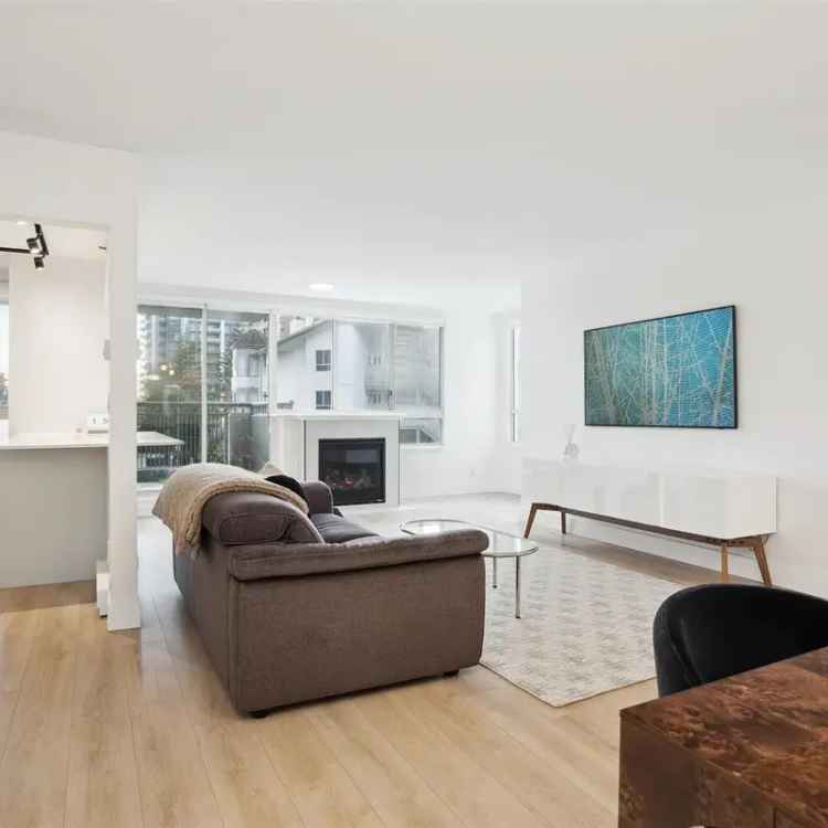 Luxury 1-Bedroom Condo near Lougheed Station