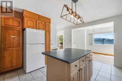 Kelowna Semi-Lakefront Home 3 Income Suites 4 Beds 4 Baths