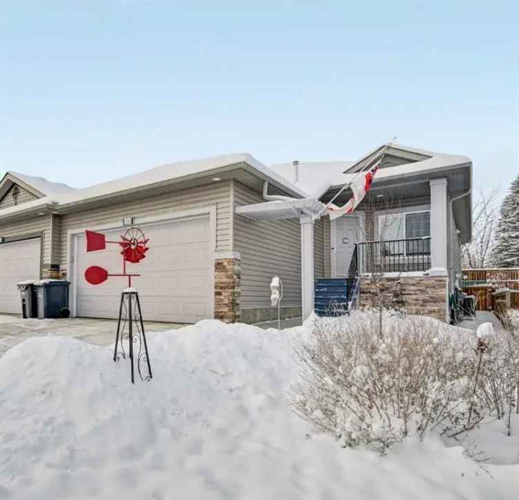 Beautiful Upgraded Bungalow with Private Setting and West-Facing Deck