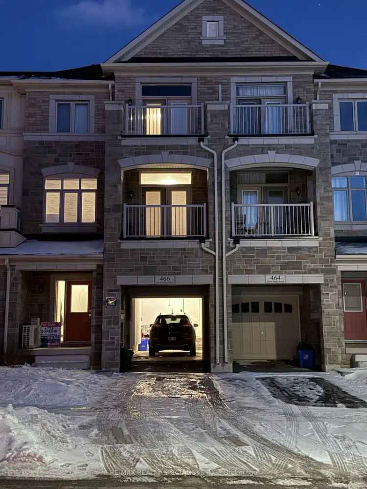 Oakville Townhome by Starlane Homes Near Highway 403