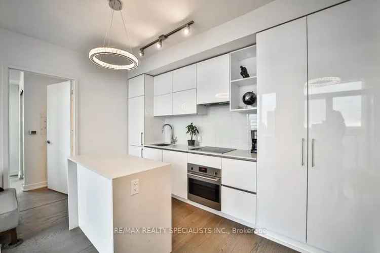 Condo For Sale in Toronto, Ontario