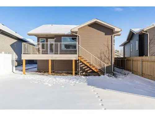 Modern Bi Level Home in Vista Hamptons Medicine Hat