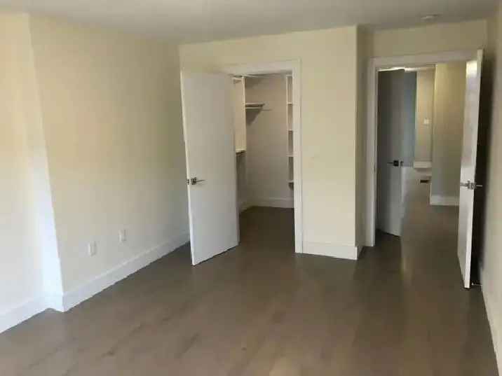 Ocean view townhouse in Clayton Park for rent