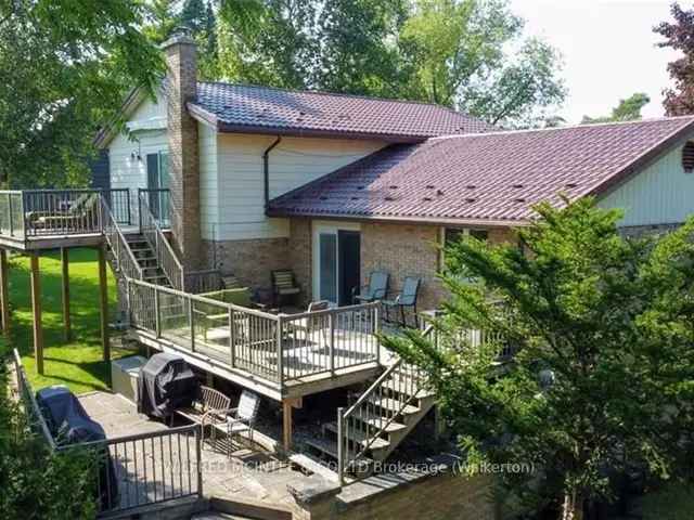 House For Sale in Brockton, Ontario