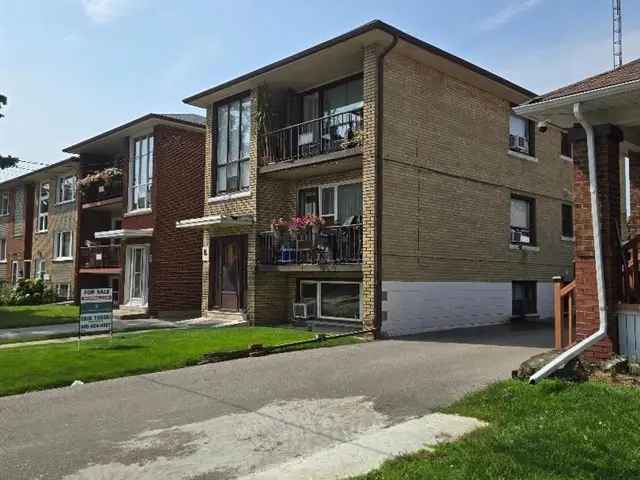 3 Unit Building Near Lake Ontario