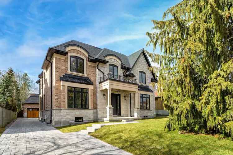 House For Sale in Mississauga, Ontario