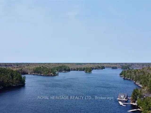 Gibson Lake Cottage - Waterfront Charm