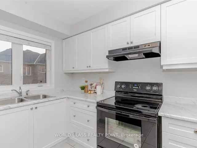 Townhouse For Sale in Brampton, Ontario