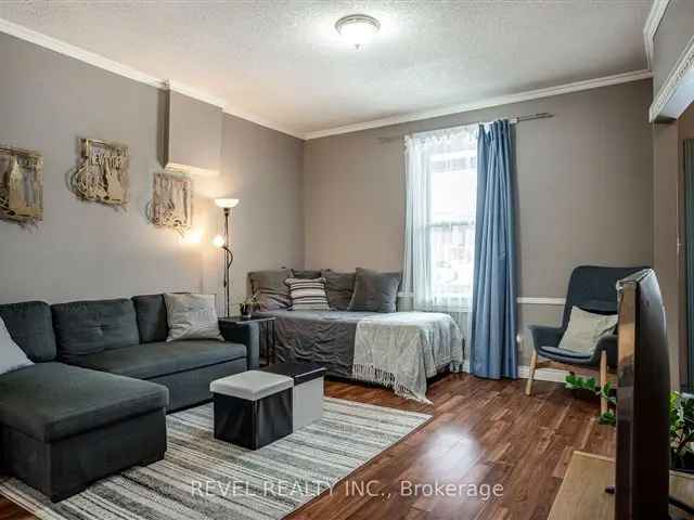 House For Sale in 51, Tisdale Street South, Hamilton, Ontario