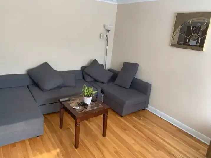 5 1/2 Apartment for Rent Parking Available July 1 2025