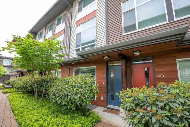 Grandview Surrey Townhouse 4 Beds Double Garage Close to Schools