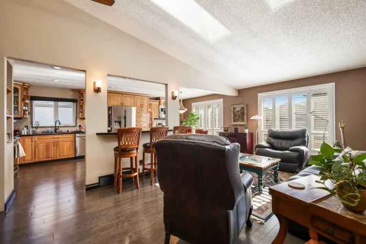 House For Sale in Calgary, Alberta