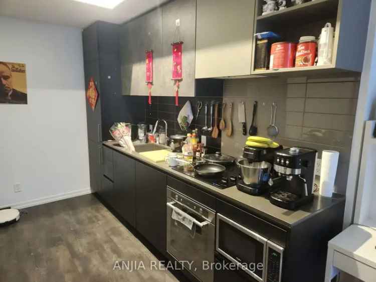 Modern 1-Bedroom Condo near Subway DT Vaughan