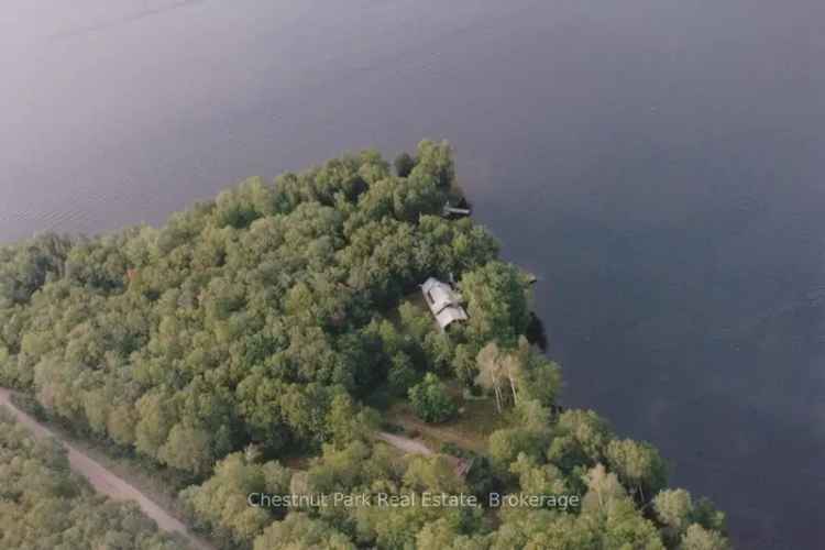 Bay Lake Cottage - Furnished, Private Setting, Stunning Views