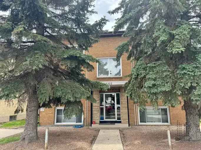 1322 College Dr -  in Saskatoon