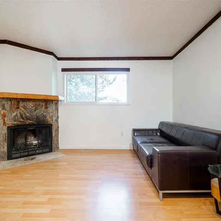 Port Moody Townhouse for Sale - 3 Bed 2 Bath - Move In Ready