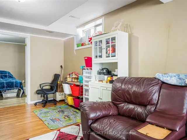 House For Sale in 425, Irwin Street, Midland, Ontario