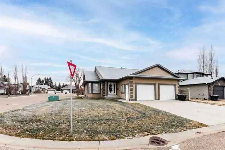 House For Rent in City of Lacombe, Alberta