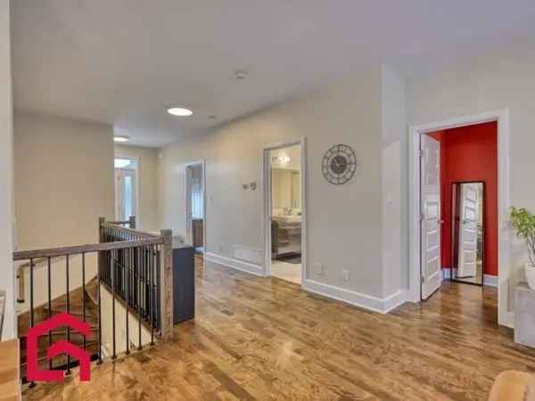 Modern Bungalow for Sale Near Public Transit