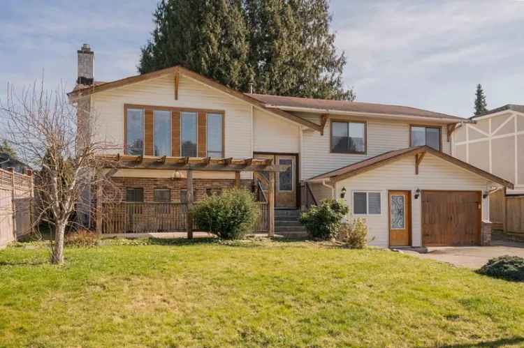Bright 4 Bedroom View Home Near Great Schools