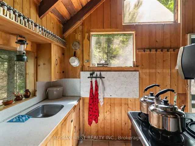 Algonquin Park Secluded Cottage on Joe Lake