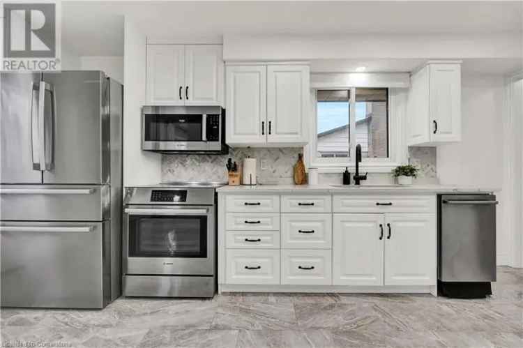 3-Bedroom Backsplit in Kitchener Family Neighbourhood