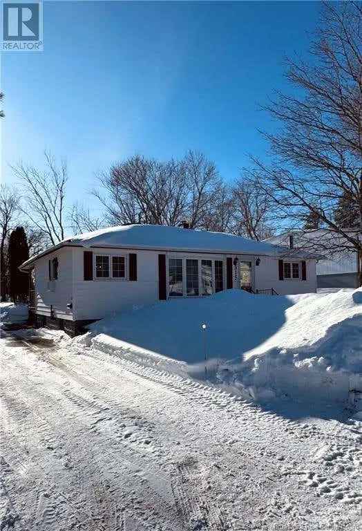 3 Bedroom Home Near Amenities in Miramichi NB