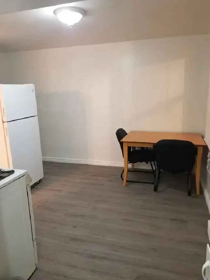 Charming Furnished Bachelor/Studio Apartment in Downtown Calgary