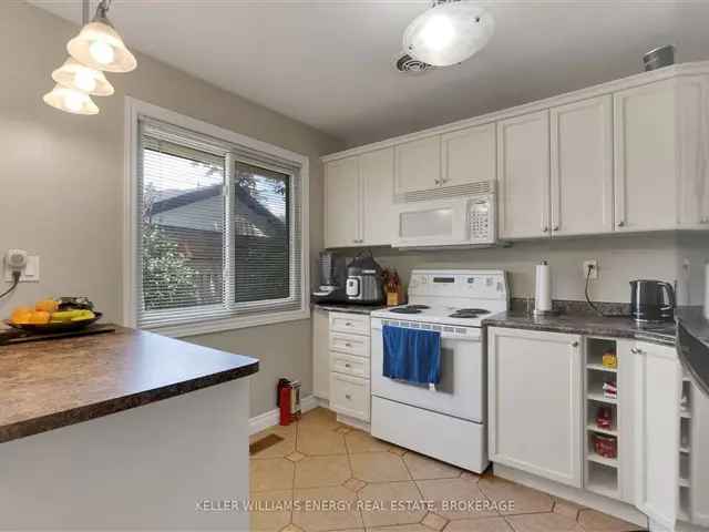 Charming Ajax Bungalow 3 Beds 2 Kitchens Finished Basement