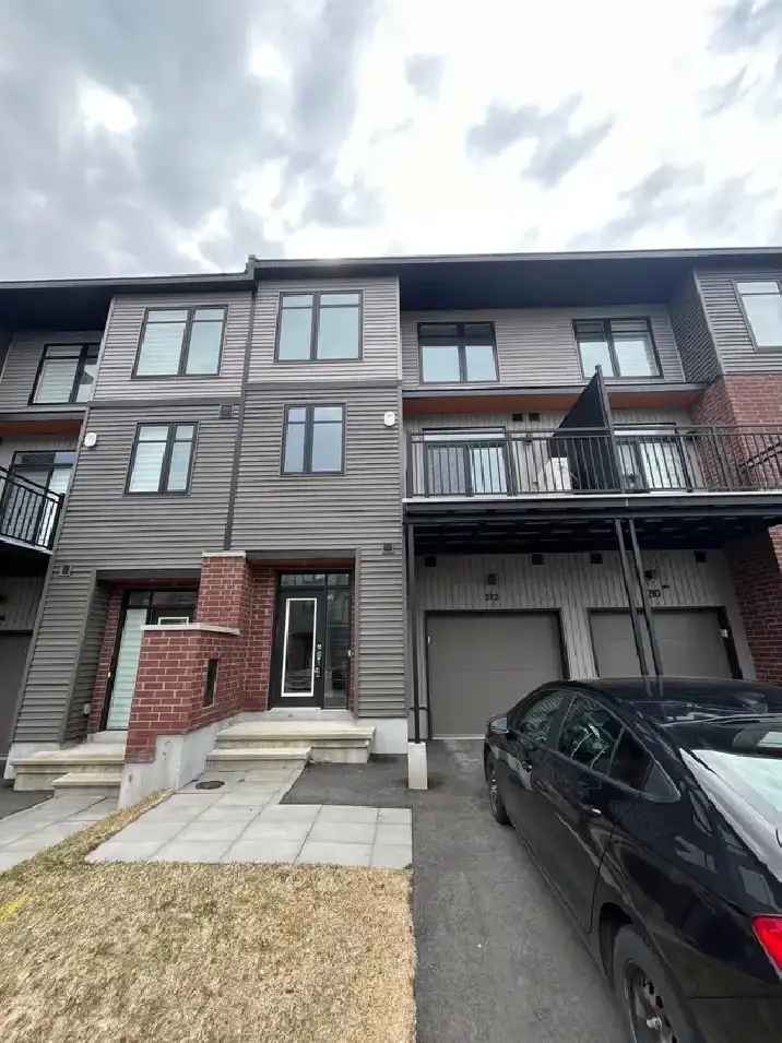 2 Beds 25 Baths Townhouse in Findlay Creek