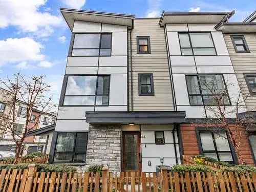 Luxury Townhouse in Willoughby Langley 3 2.5 Baths Double Garage