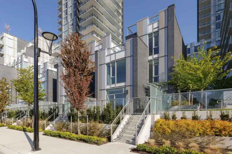 Cambie Gardens Townhouse 1710 sq ft 2 Car Garage EV Charging