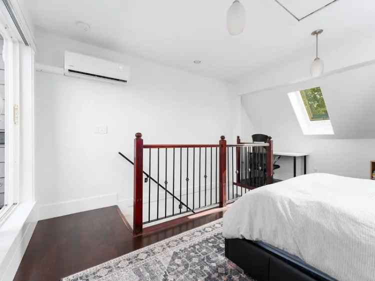 Spacious 3-Bed Townhouse in Central Lonsdale