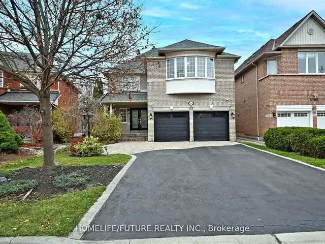 5 Bedroom 5 Washroom Home Iroquois Ridge North