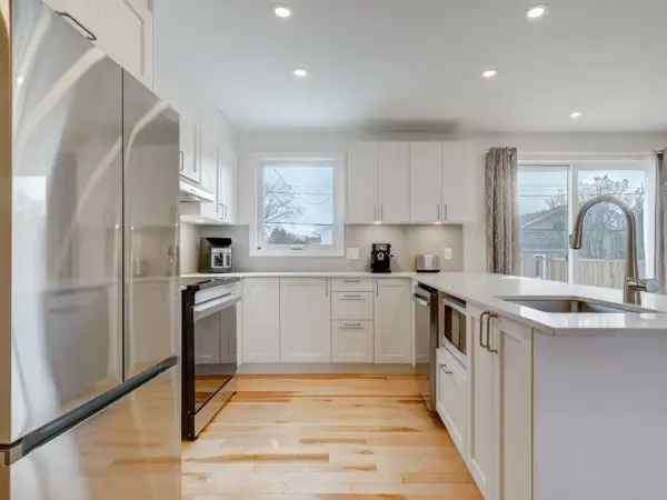 4 Bedroom Bungalow for Sale in Montérégie