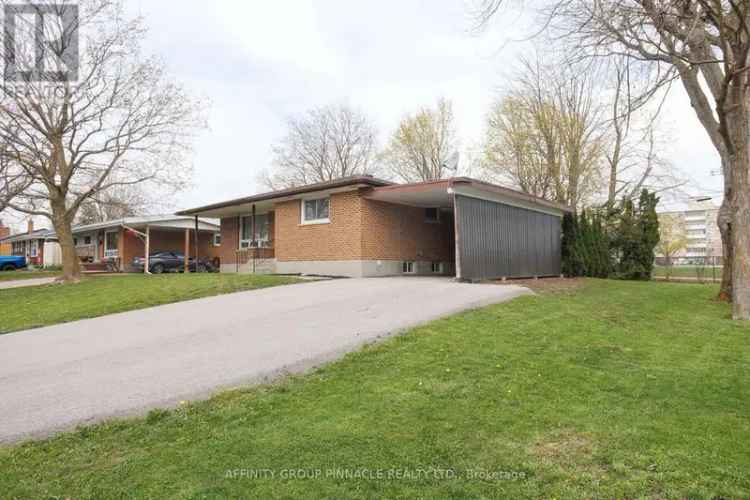 All Brick Bungalow in Lindsay with In-Law Suite
